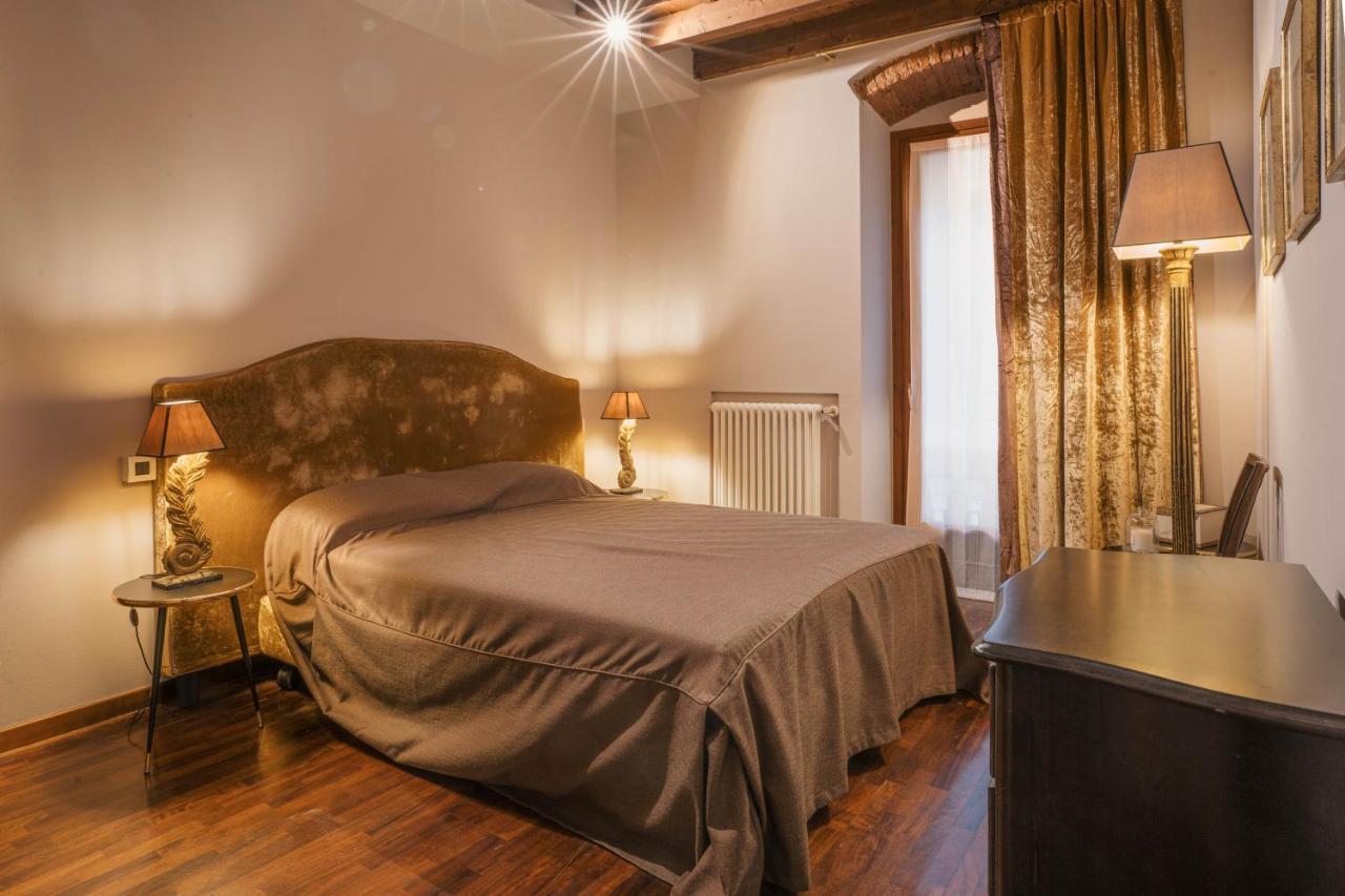 Napule...E Apartments Peschiera del Garda Exterior foto